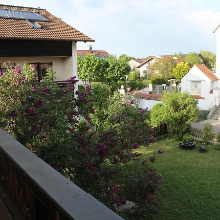 Ferienhaus Mit Garten Fuer Bis Zu 6 Personen Rosenheim Exterior foto